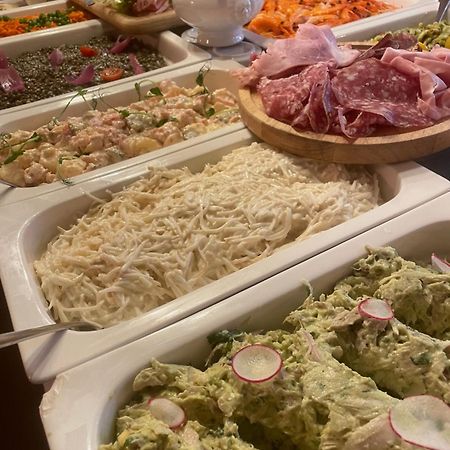 Hotel Lac Bleu 1650 Saint-Francois-Longchamp Ngoại thất bức ảnh