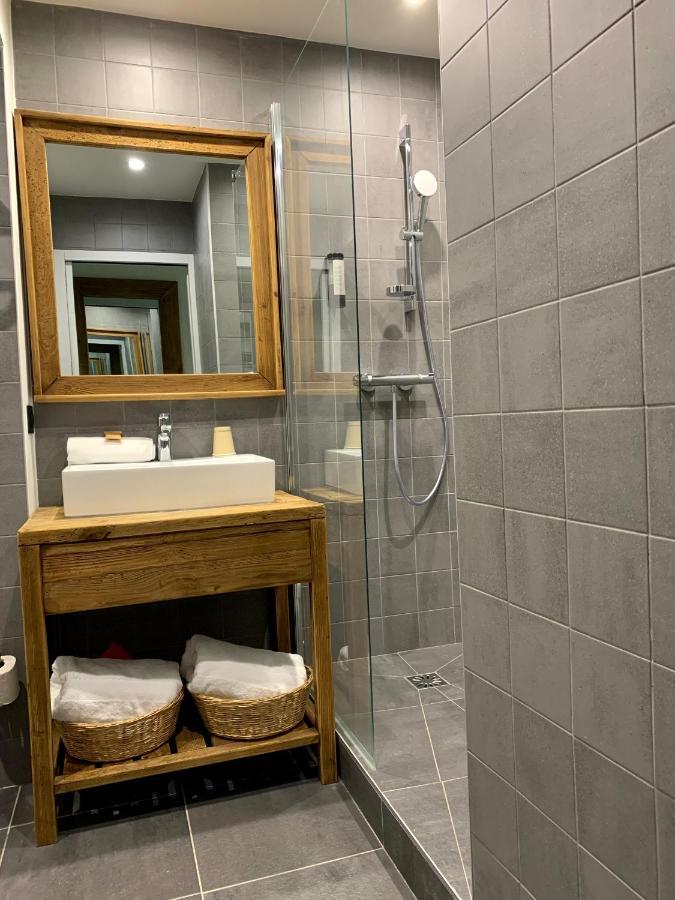 Hotel Lac Bleu 1650 Saint-Francois-Longchamp Ngoại thất bức ảnh