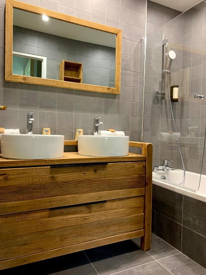 Hotel Lac Bleu 1650 Saint-Francois-Longchamp Ngoại thất bức ảnh