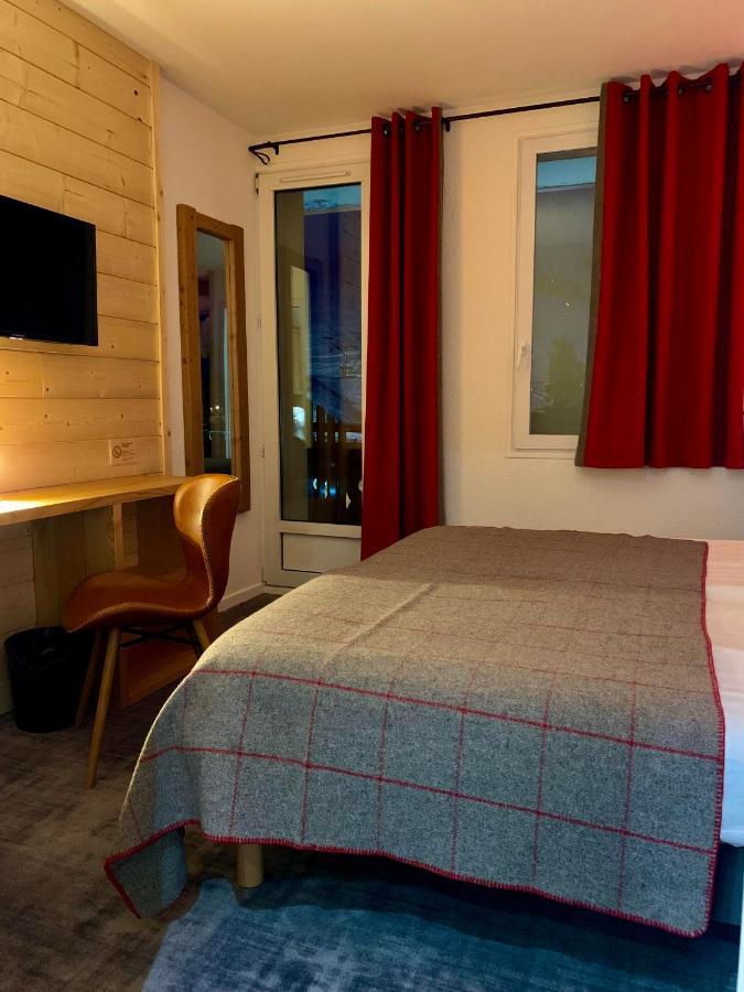 Hotel Lac Bleu 1650 Saint-Francois-Longchamp Ngoại thất bức ảnh