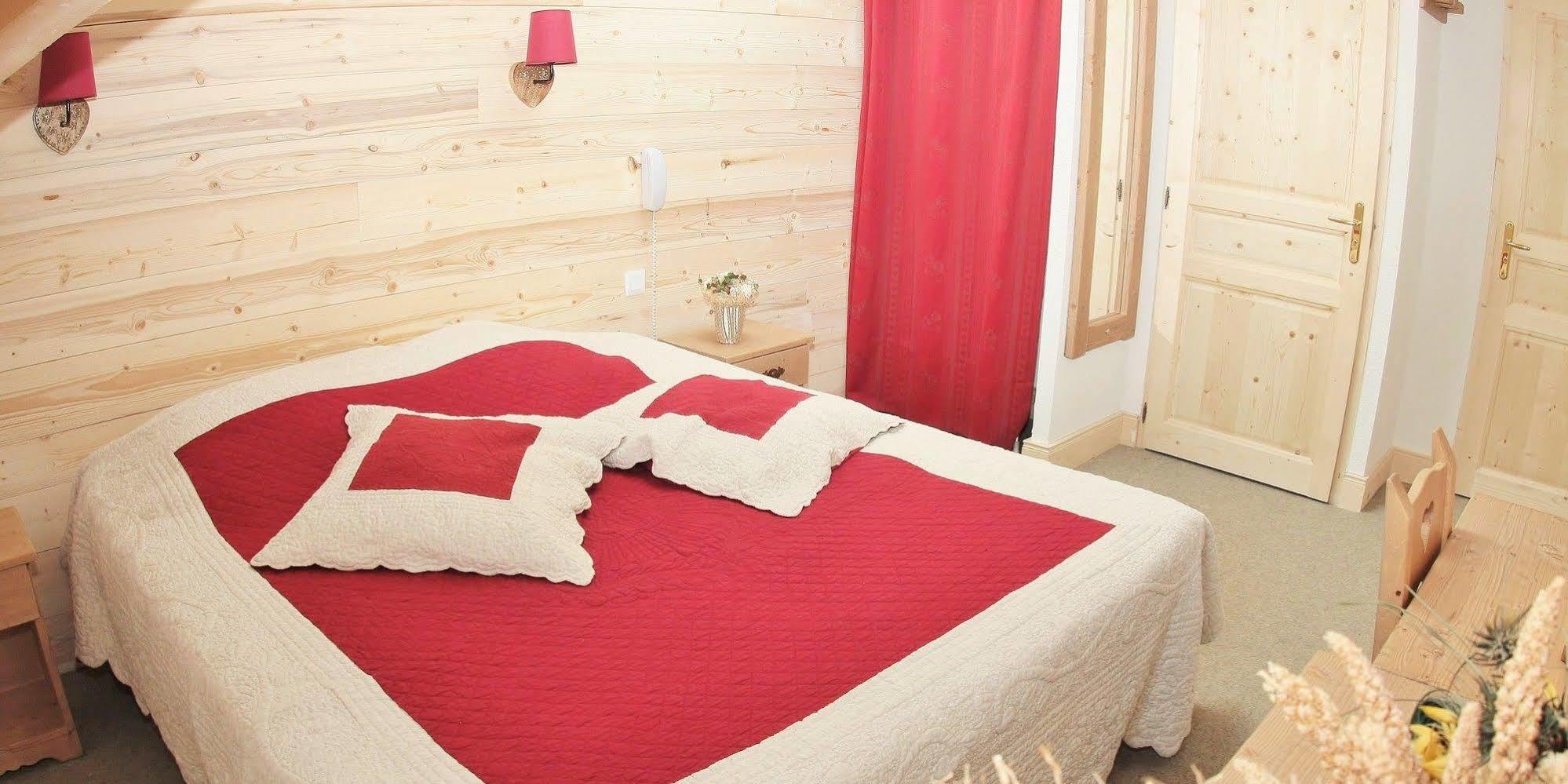 Hotel Lac Bleu 1650 Saint-Francois-Longchamp Ngoại thất bức ảnh